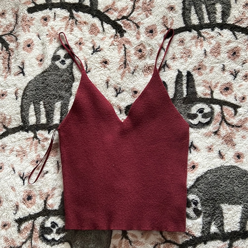 maroon crop top tank